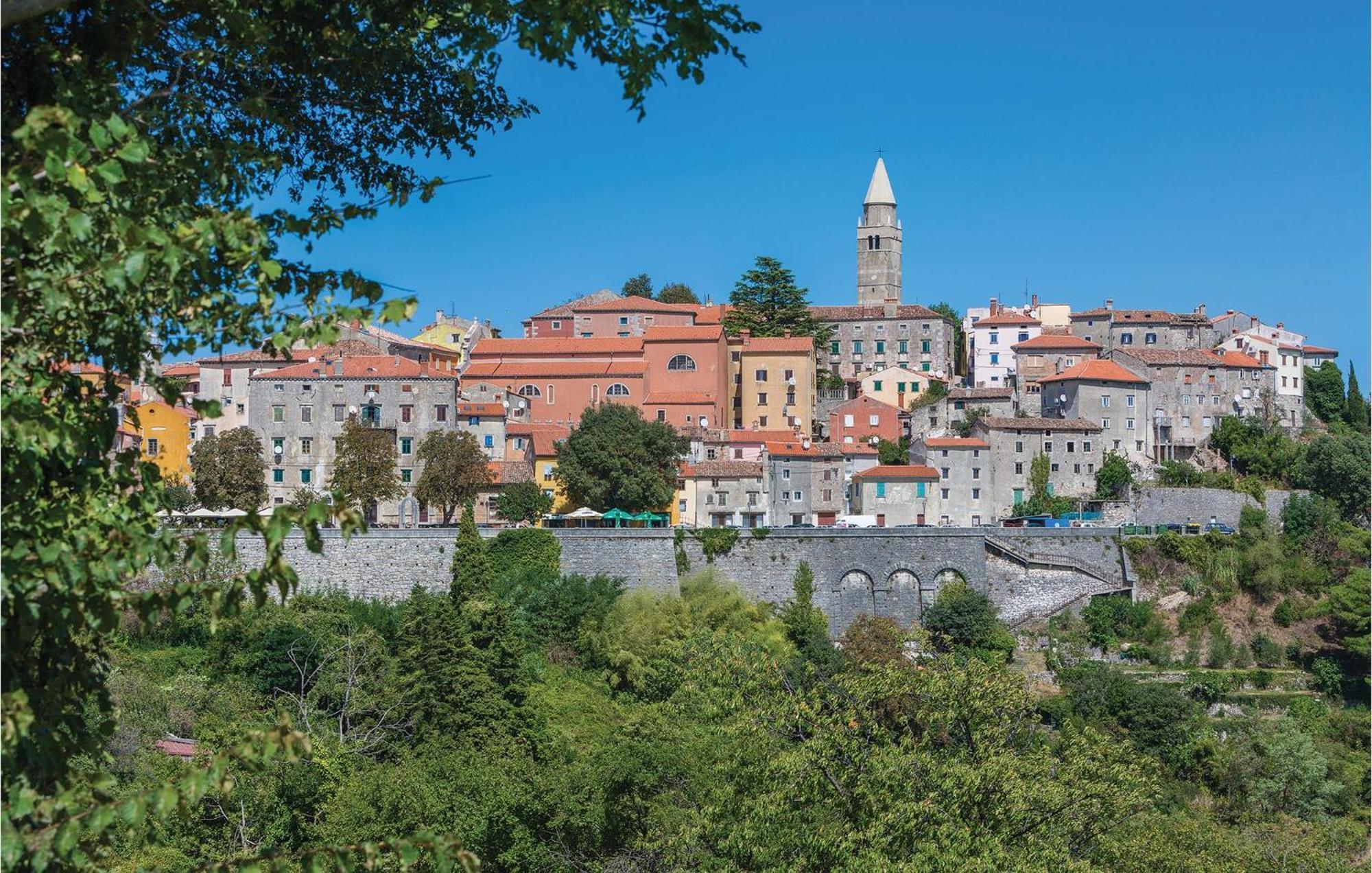 2 Bedroom Gorgeous Apartment In Labin Rasa Exterior photo