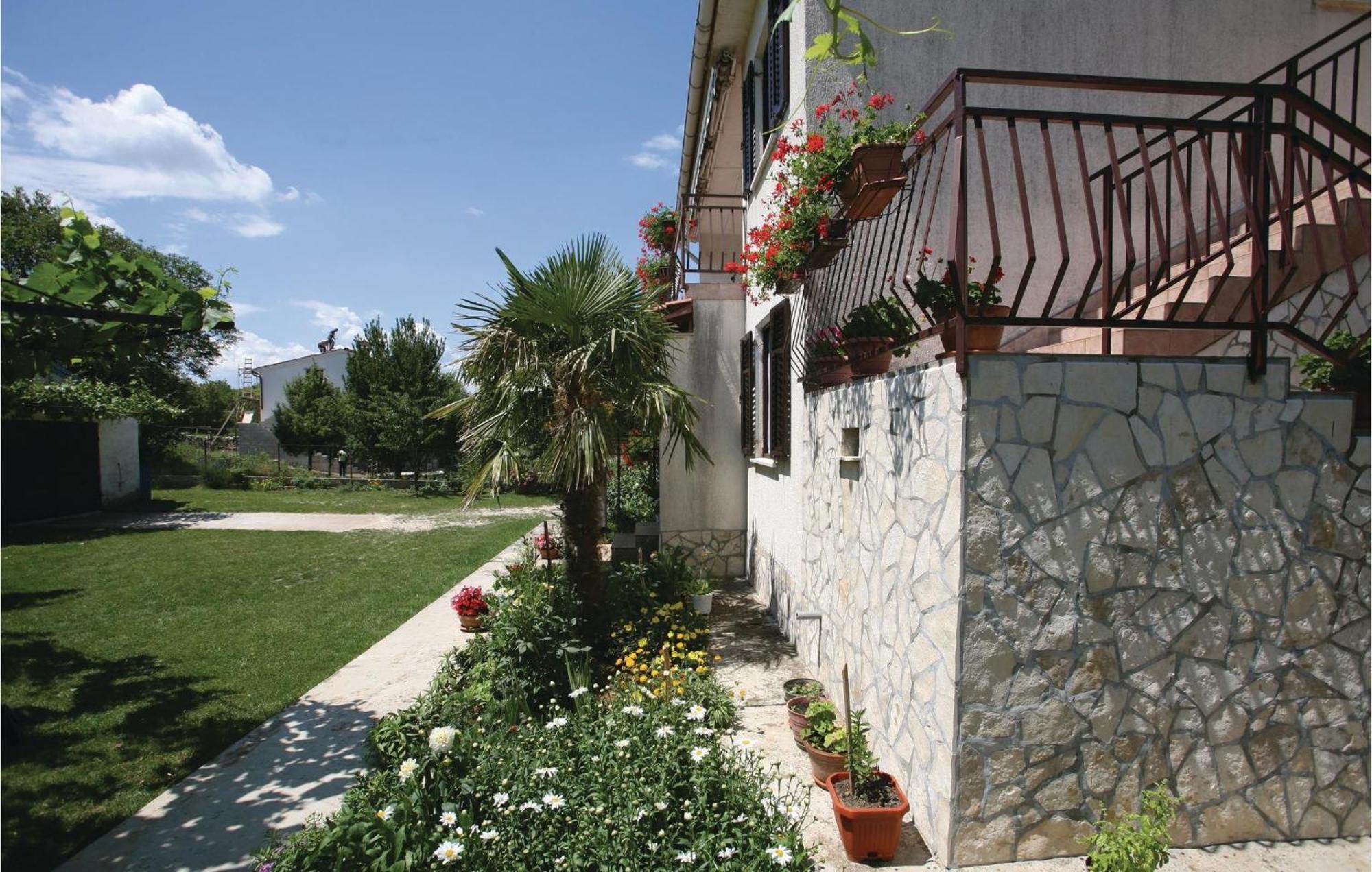 2 Bedroom Gorgeous Apartment In Labin Rasa Exterior photo