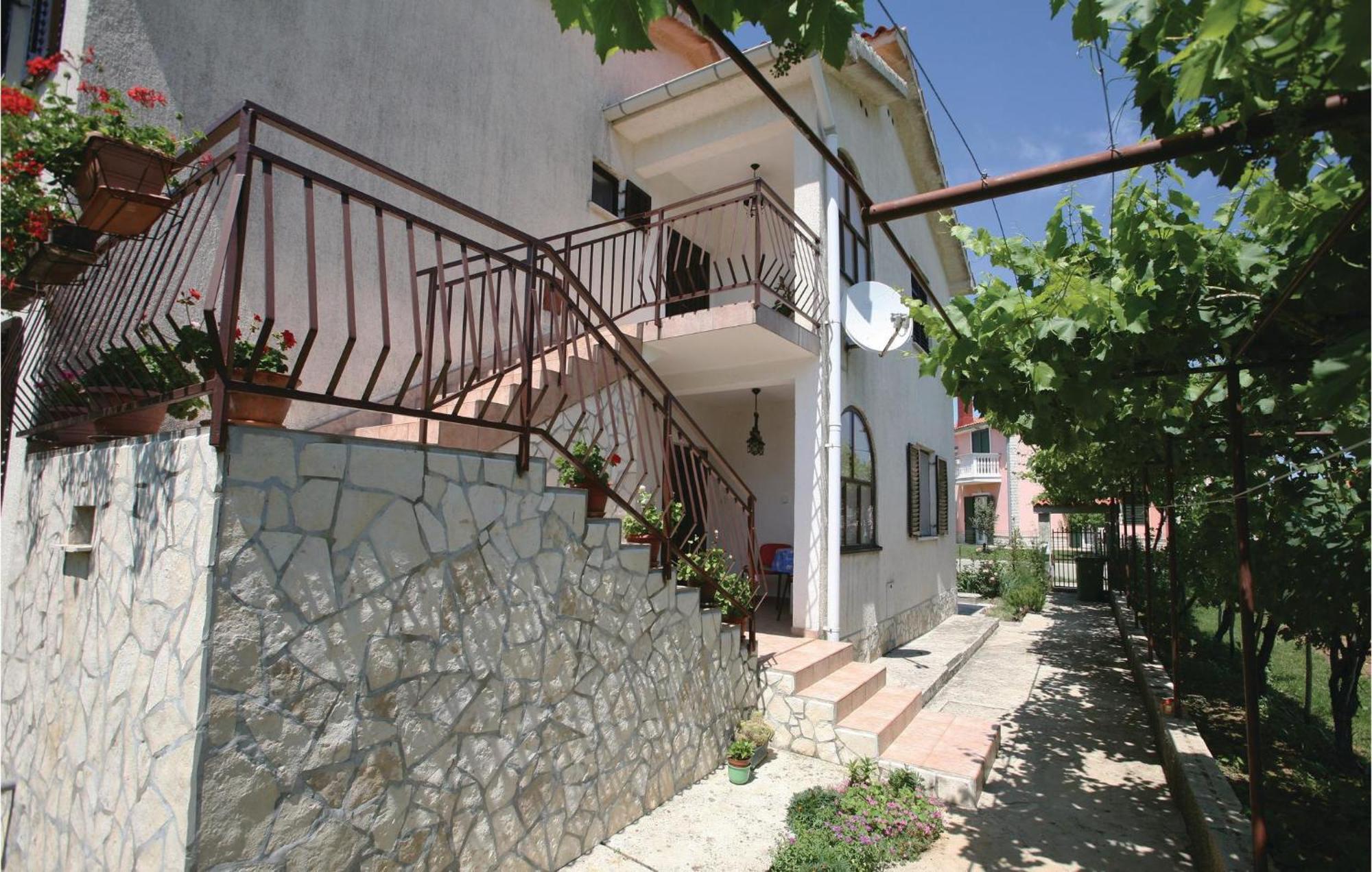 2 Bedroom Gorgeous Apartment In Labin Rasa Exterior photo