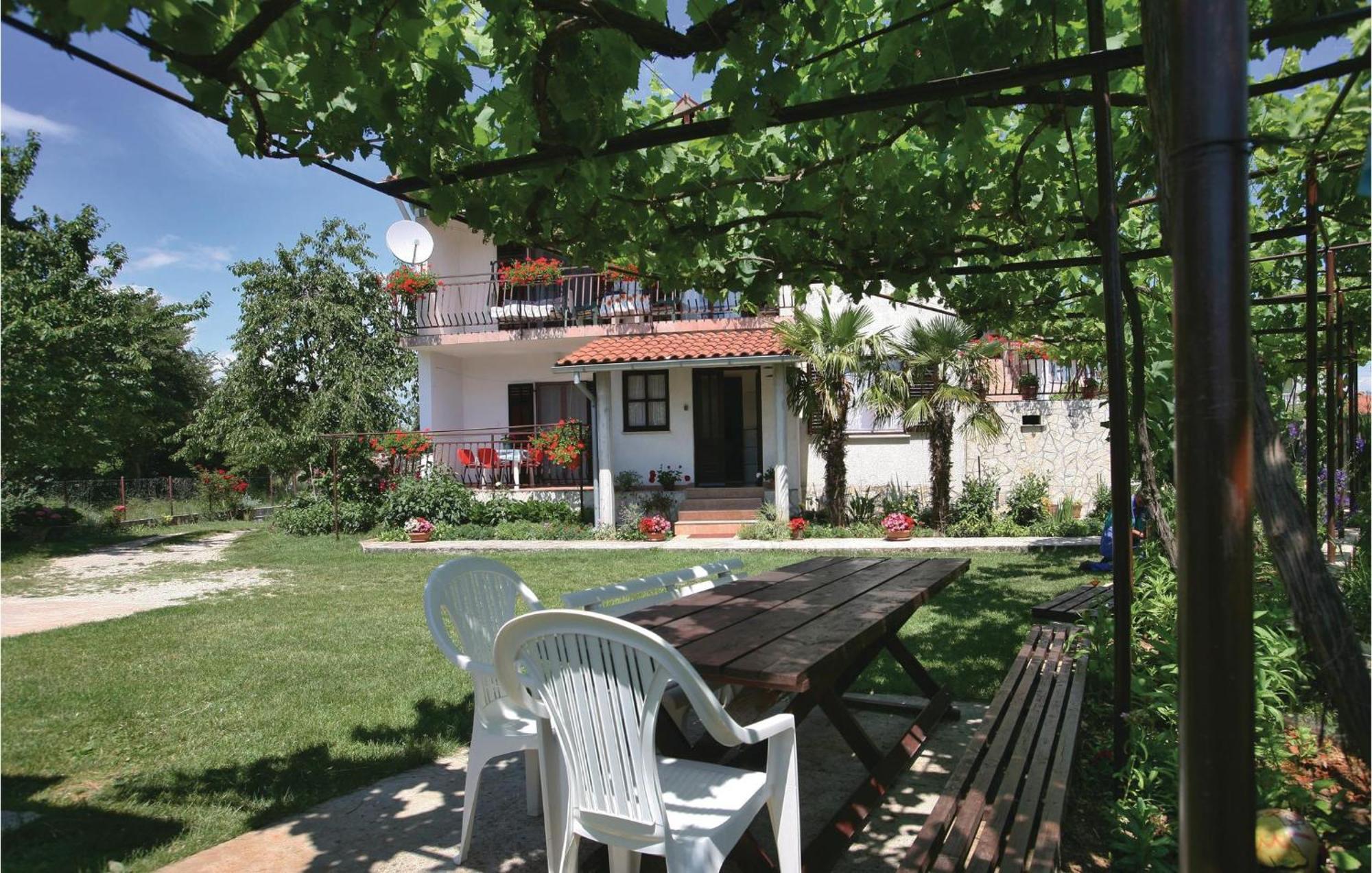 2 Bedroom Gorgeous Apartment In Labin Rasa Exterior photo